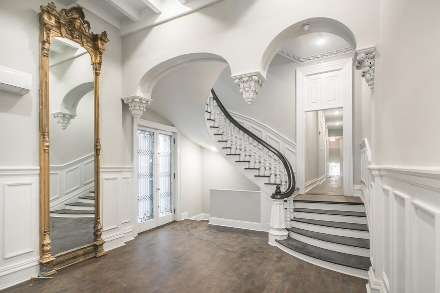 Building Photo - 2010 Walnut St