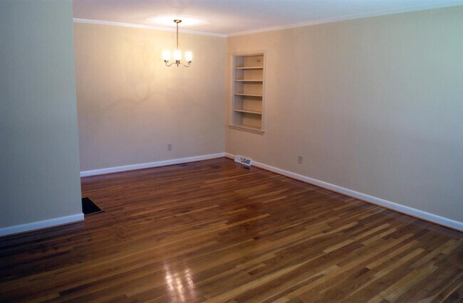 Building Photo - 1705 Hatteras Dr