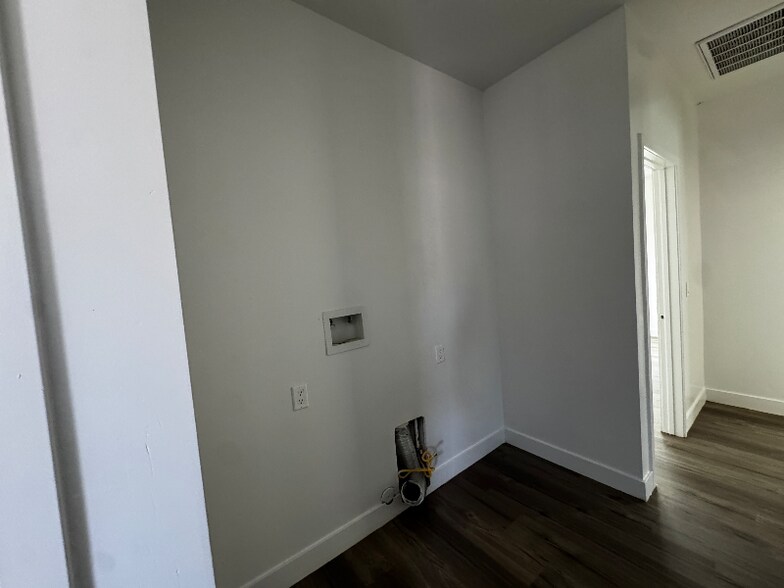 Building Photo - 1948 Turrill Ave