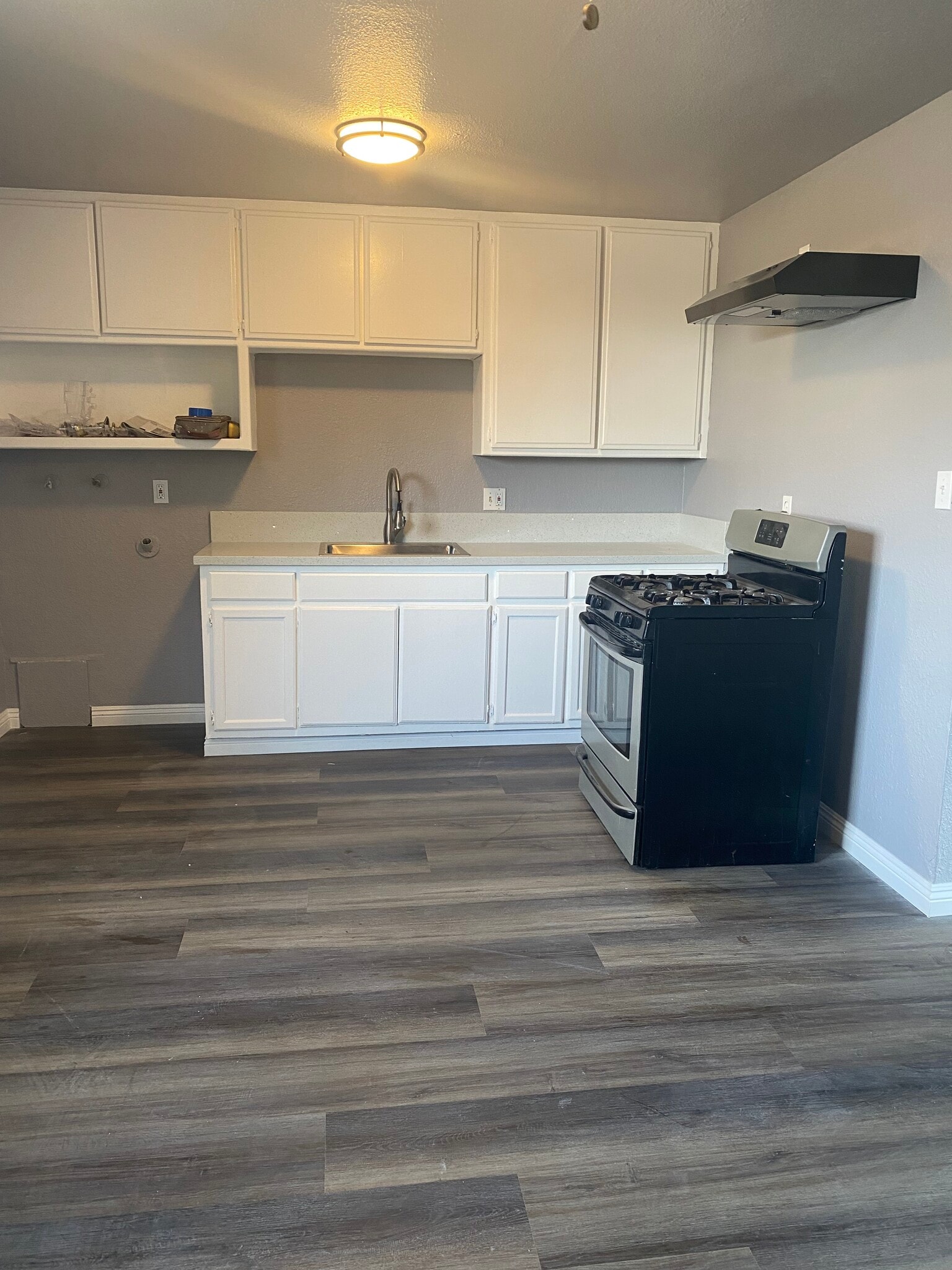 Kitchen - 213 E Reeve St