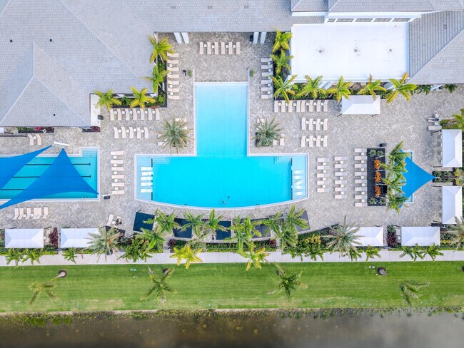 Building Photo - 9523 Riverside Pk Dr