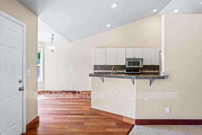 Building Photo - 541 S Canvasback Way
