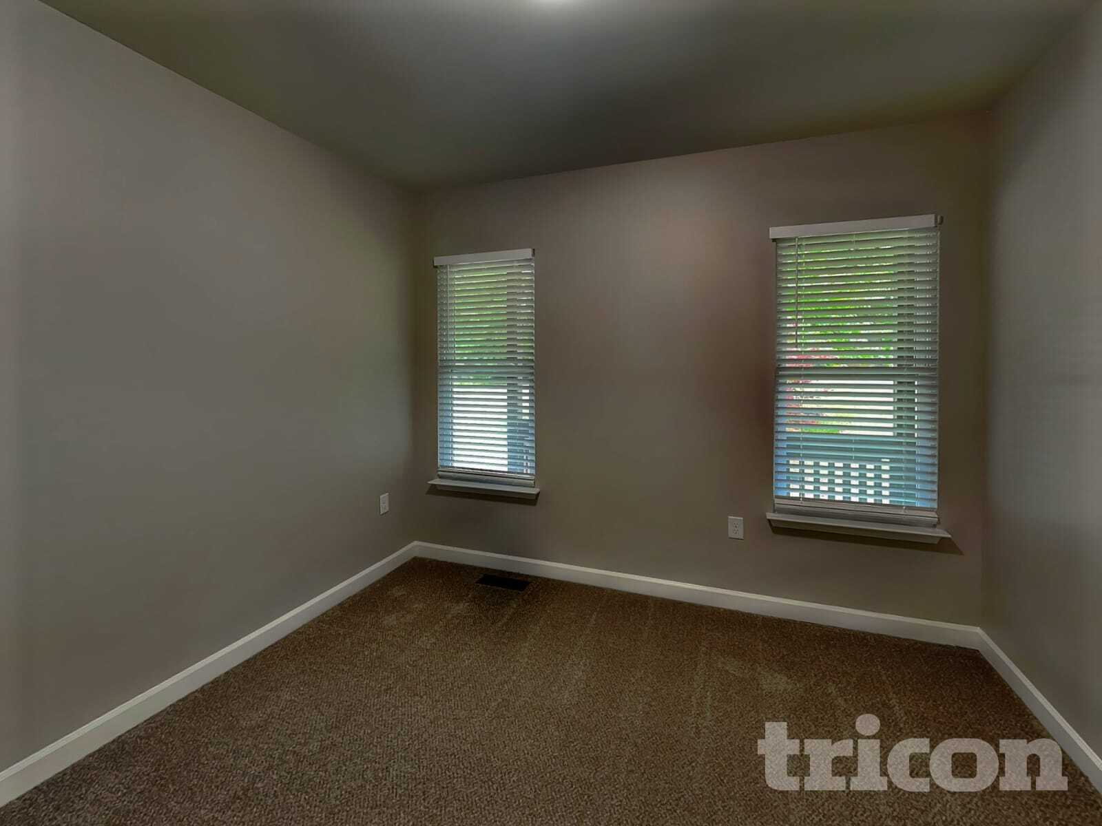 Building Photo - 8203 Knollwood Cir
