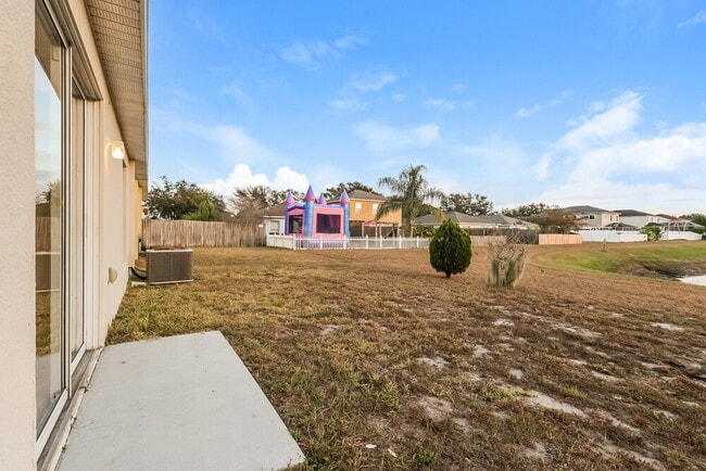 Building Photo - 11019 Golden Silence Dr