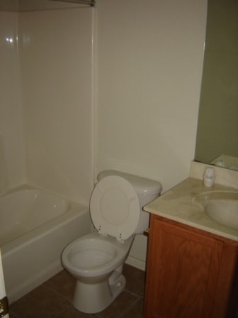 Building Photo - 326 N 10th St