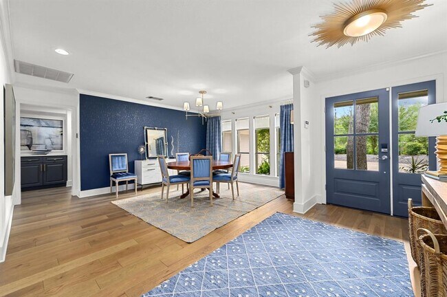 Building Photo - 1300 Pasaguarda Dr