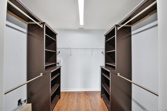 Building Photo - 4707 Shavano Ct