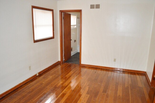 Building Photo - 3974 Auburn Rd