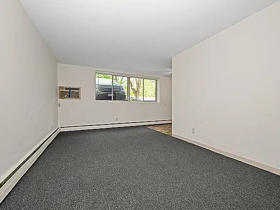 Building Photo - 515 5th St SE