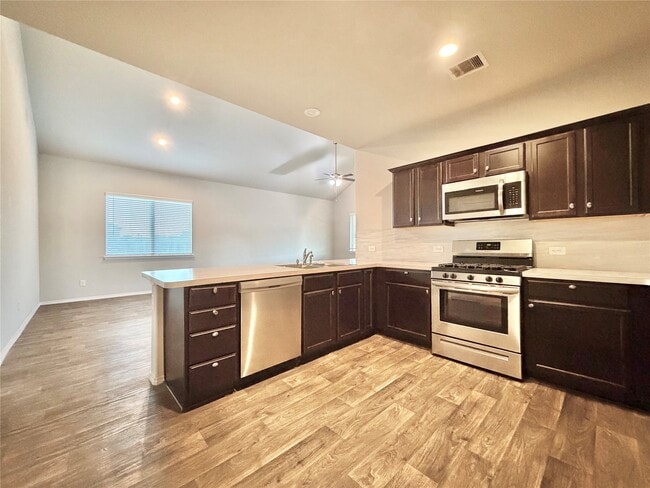 Building Photo - 5410 Pembrokeshire Cir