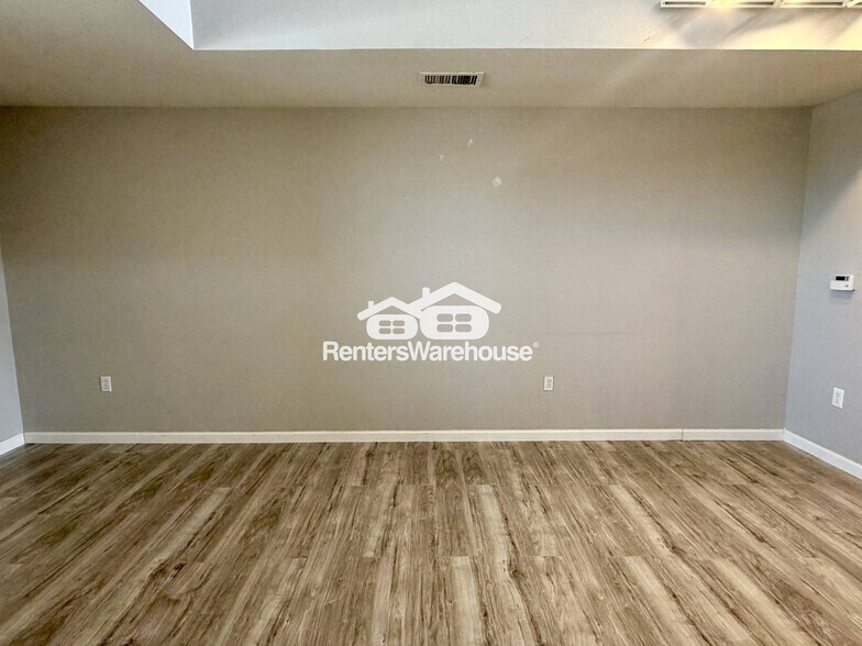 Building Photo - 308 Lucca Dr