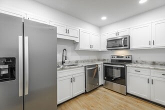 Building Photo - 2 Bedroom 2 Bath in Northshore