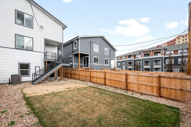 Building Photo - Brand New 3BD, 4BA Half-Duplex in Villa Park with Back Yard