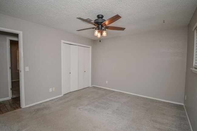 Building Photo - Charming 3-bedroom, 2-bath home in the highly sought-after Bixby School District