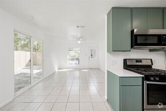 Building Photo - 3304 Dolphin Cove