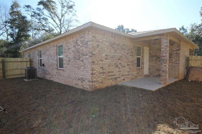 Building Photo - 3417 W Fisher St