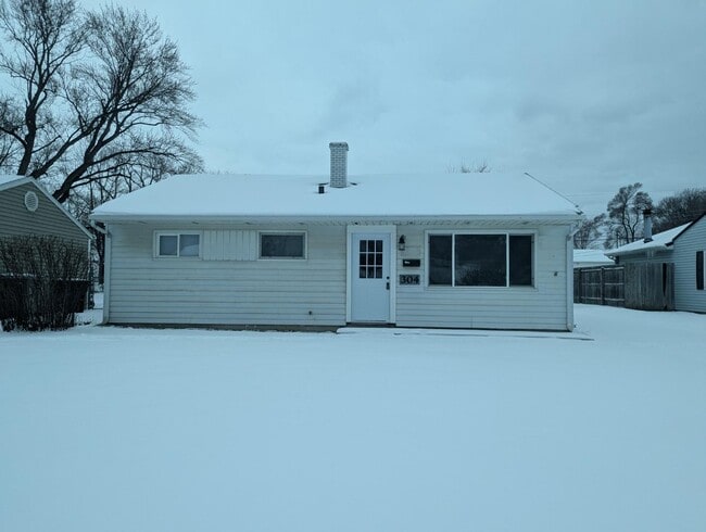 Primary Photo - 304 Teri St