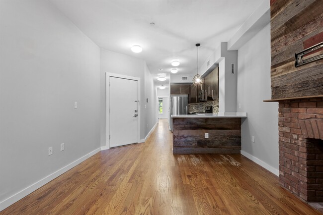 Building Photo - 274 6th St