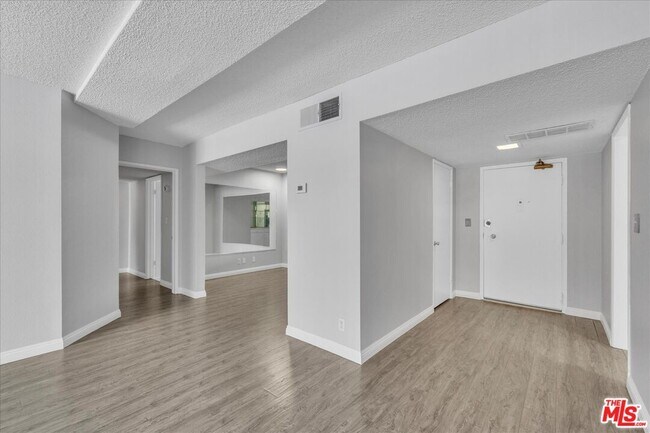 Building Photo - 4647 Willis Ave