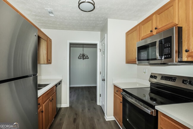 Building Photo - 955 Foxworthy Ln