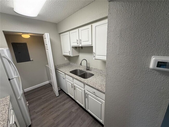 Building Photo - 3716 Idlebrook Cir