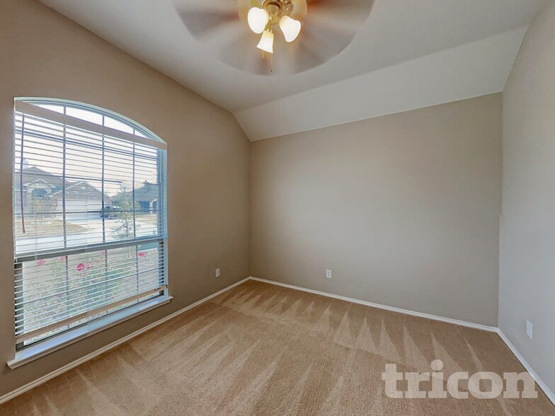 Building Photo - 1237 Chase Ln