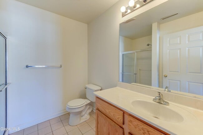 Building Photo - 304 Heritage Way