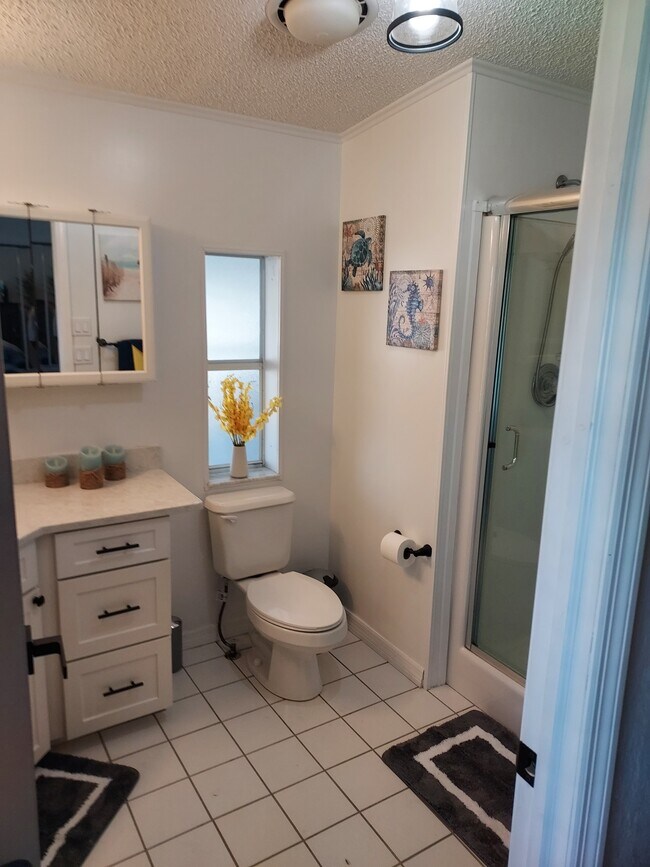 Building Photo - 17500 Primrose Ct