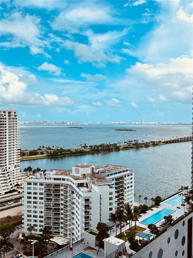 Building Photo - 501 NE 31st St