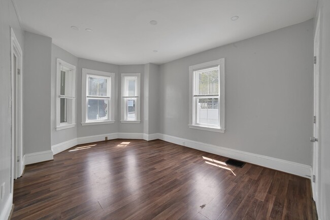Building Photo - 61-63 Albertina St