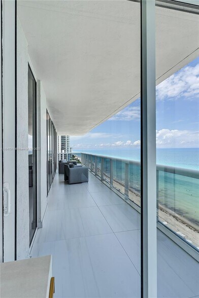 Building Photo - 1830 S Ocean Dr