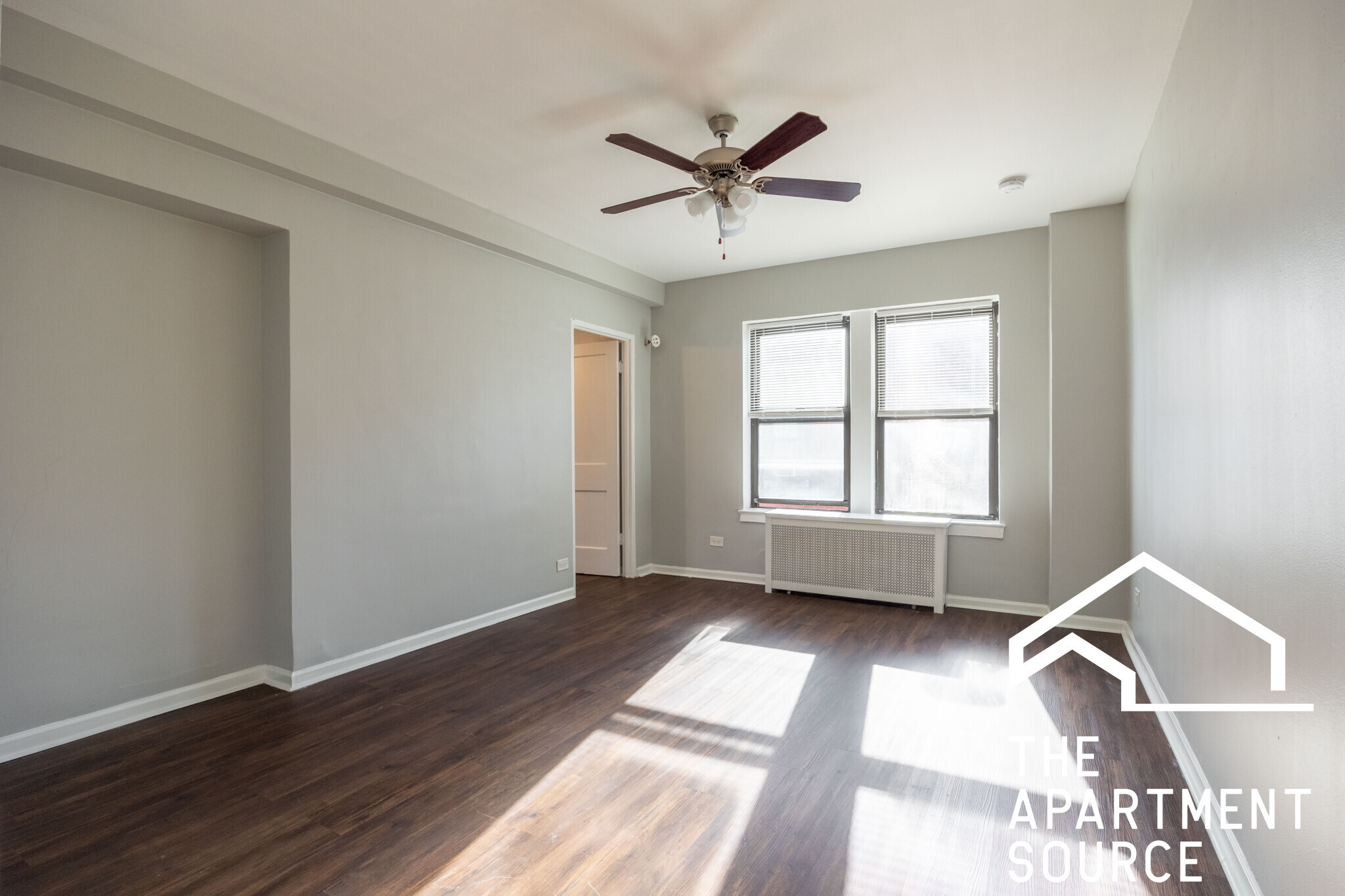 Building Photo - 1140 N La Salle Dr