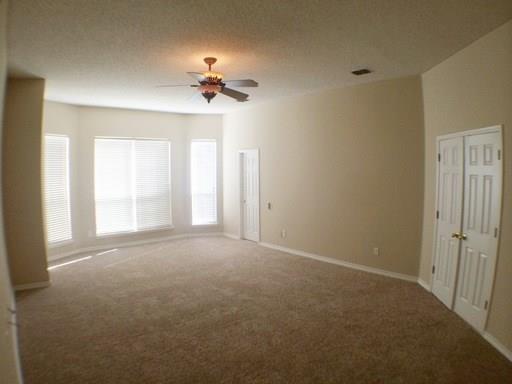 Building Photo - 2310 Crest Park Dr