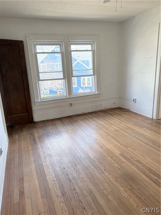 Building Photo - 2131 James St