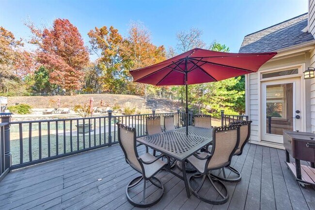 Building Photo - 5024 Glen Forrest Dr