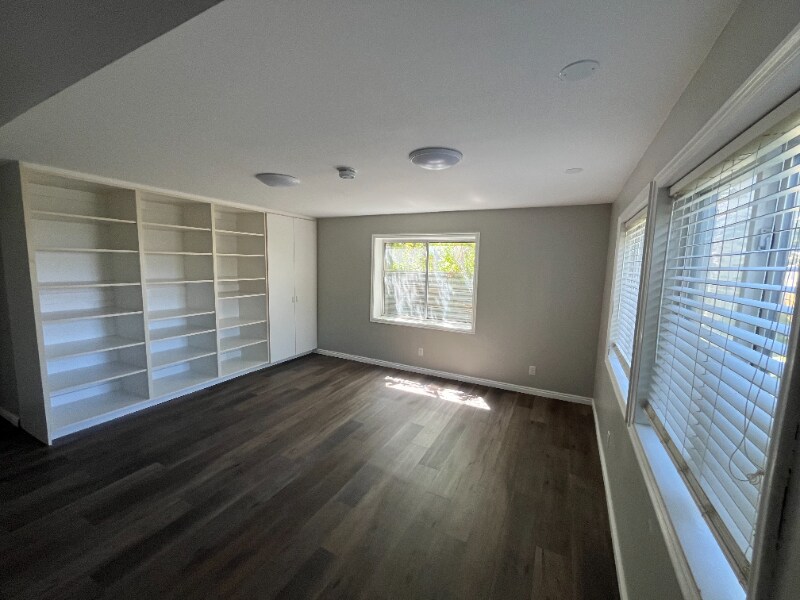 Building Photo - 6624 S Bouchelle Cv