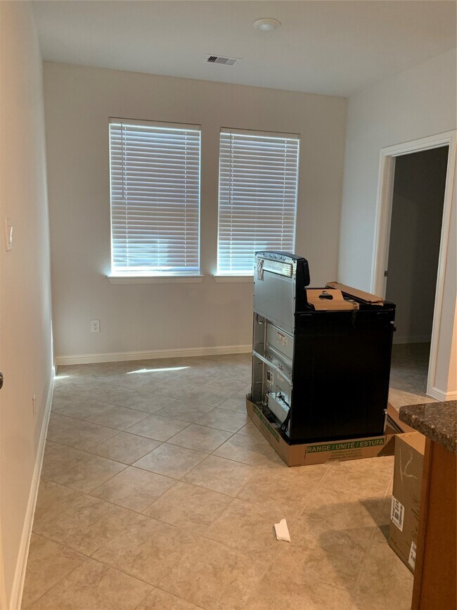 Building Photo - 18807 Fulvetta Haven Way