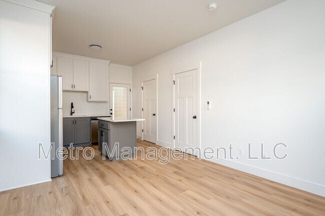 Building Photo - 12096 SE Market St