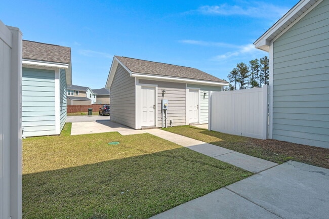Building Photo - 407 Stoneleigh Ln