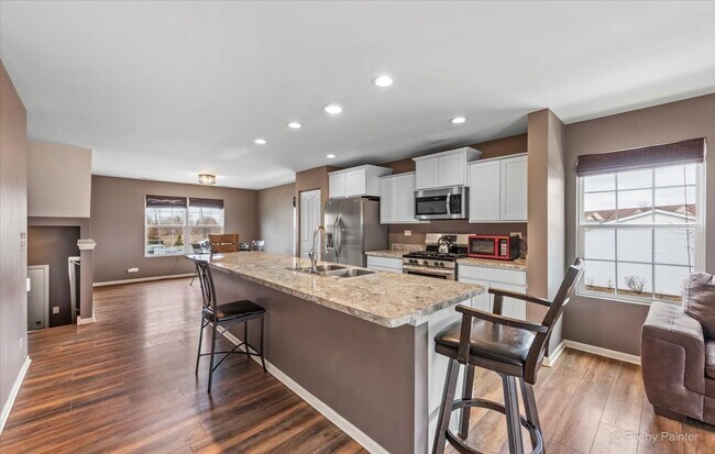 Building Photo - 2270 Aurora Dr