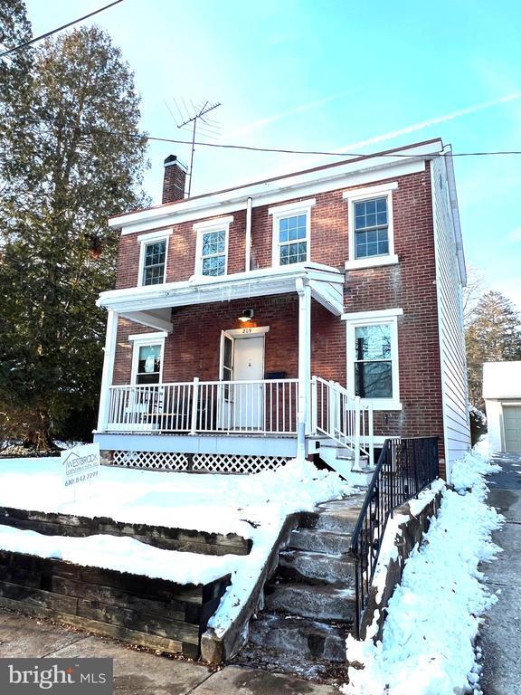 Building Photo - 209 Sharpless St