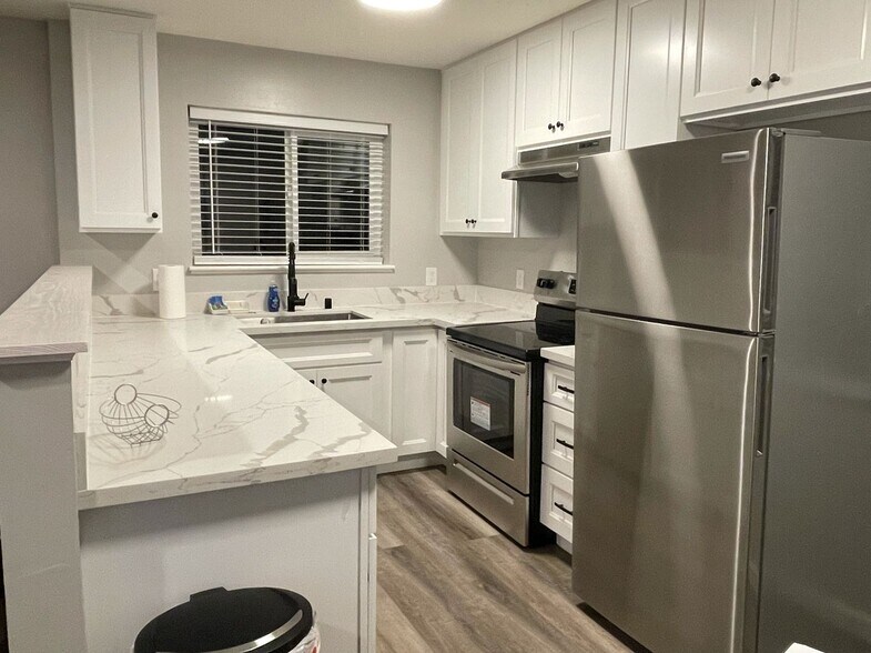 Building Photo - 1592 Quebec Ct