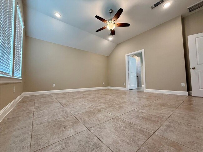 Building Photo - 18211 County Shores Ln