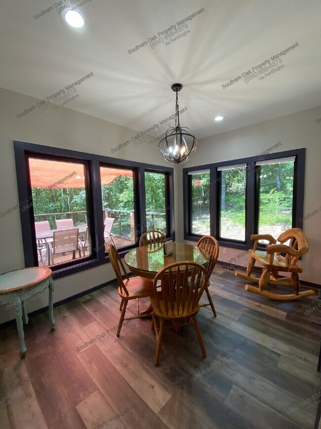 Building Photo - 540 Doe Run