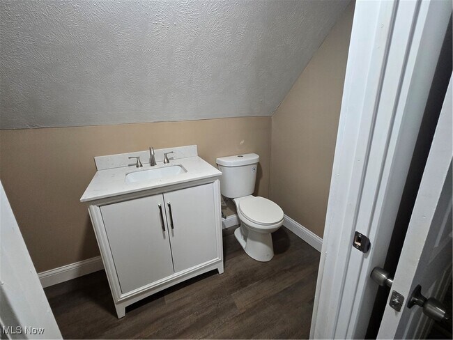 Building Photo - 2294 E 100th St