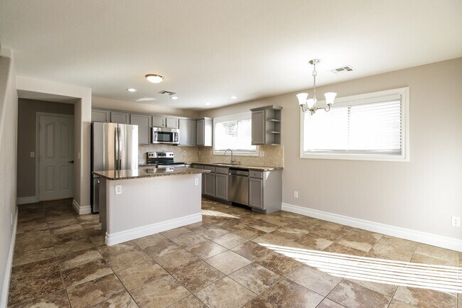 Building Photo - 8453 E Keats Ave