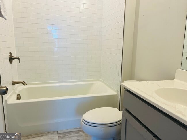 Building Photo - 2638 Creekside Dr NW