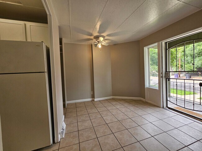 Building Photo - Sloans Lake/Highlands Adorable Large Effic...
