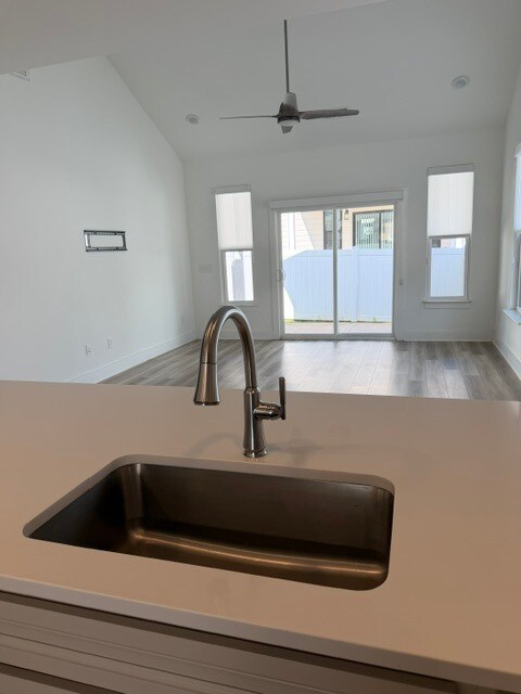 Building Photo - 400 Water Gdn Pl