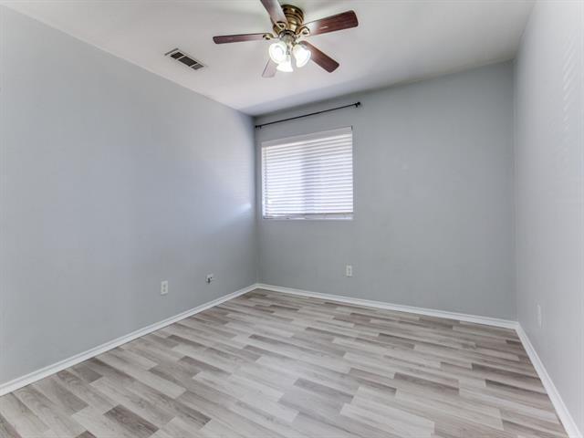 Building Photo - 1305 Greenbriar Ln